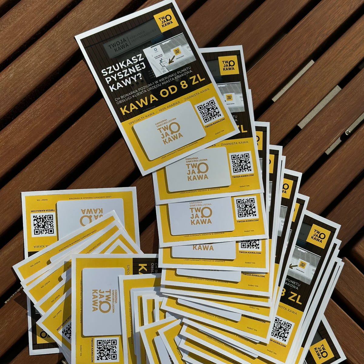 Zestaw bonów TWOJA KAWA z kodami QR i napisem 50
