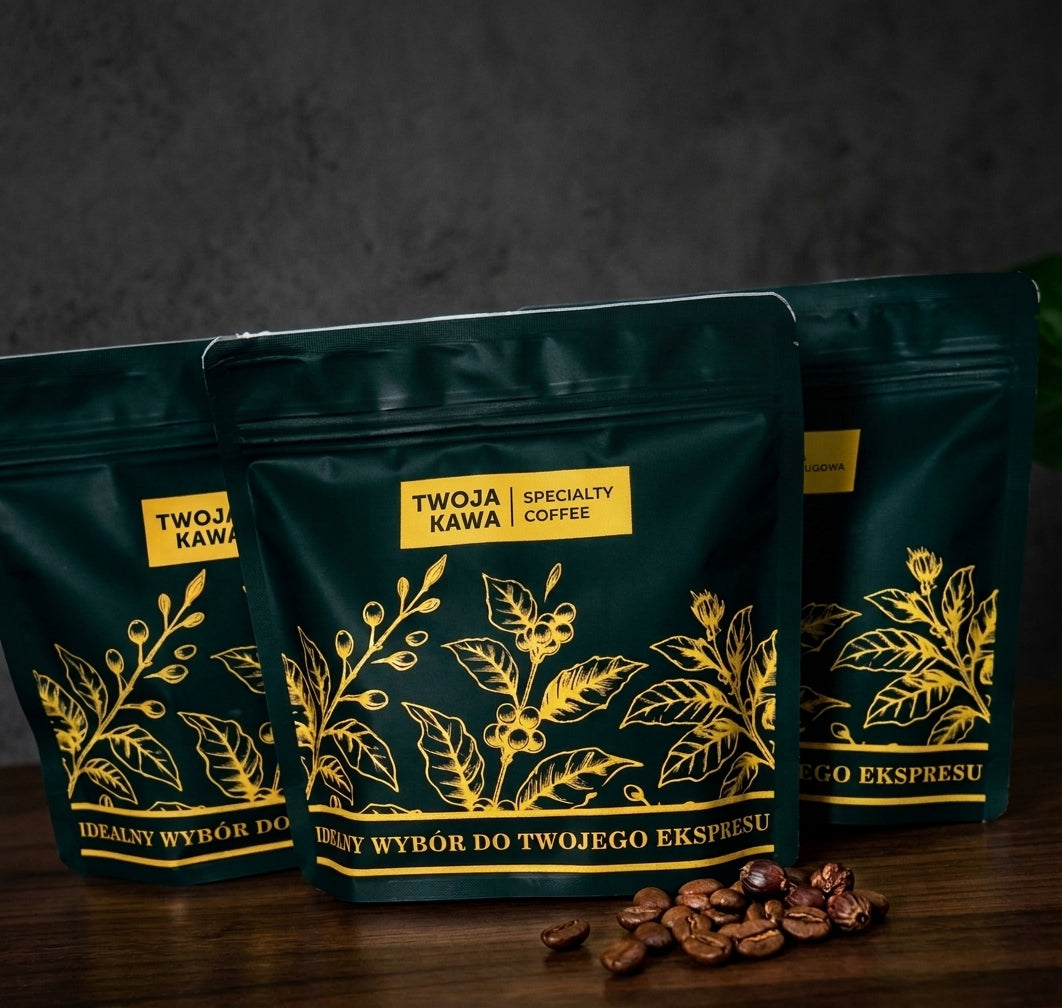 Trzy worki z kawą ziarnistą Arabica 100% i ziarna kawy